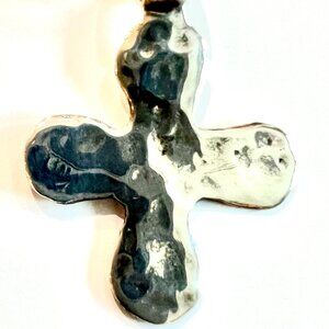 HAMMERED SILVER CROSS PENDANT